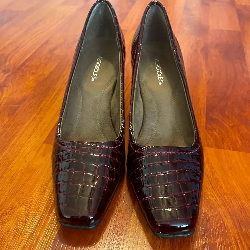 Aerosoles Crocodile Wine Red Heels Size 7.5 - Picture 3 of 10